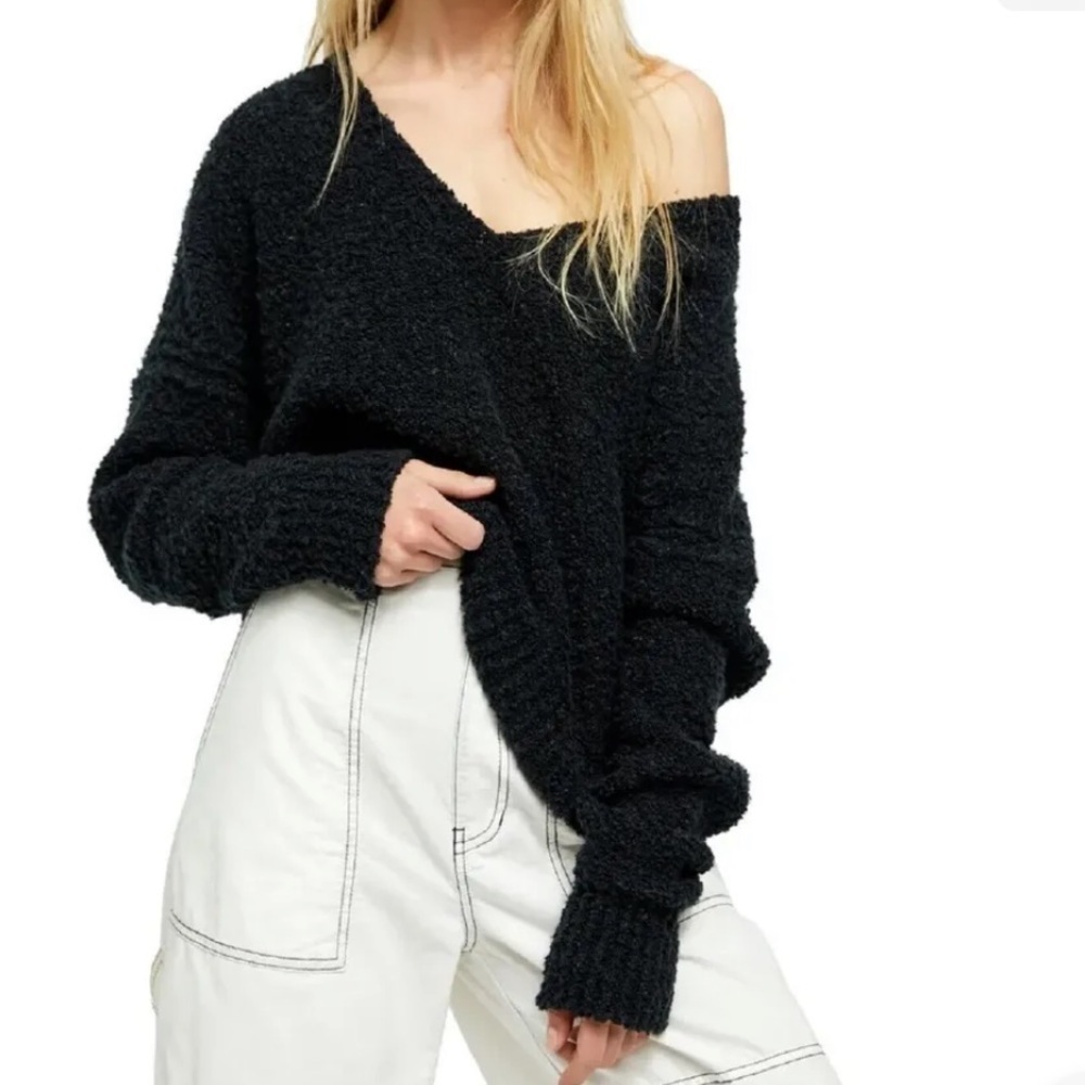 Free People M oversized V neck long sleeve textured black alpaca blend sweater